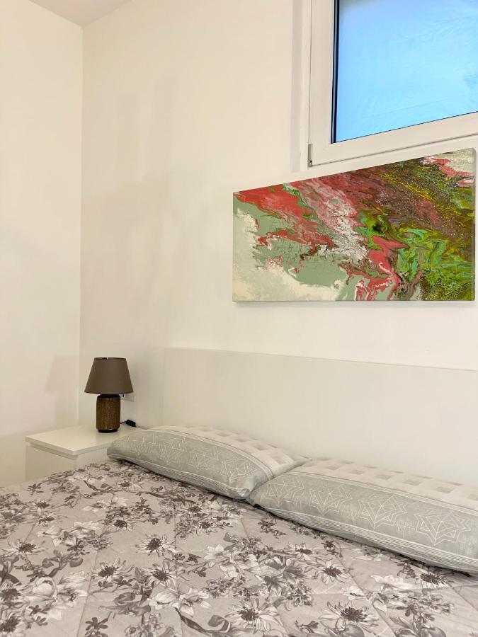 The White House, Modern Apartment In Center Milán Exteriér fotografie