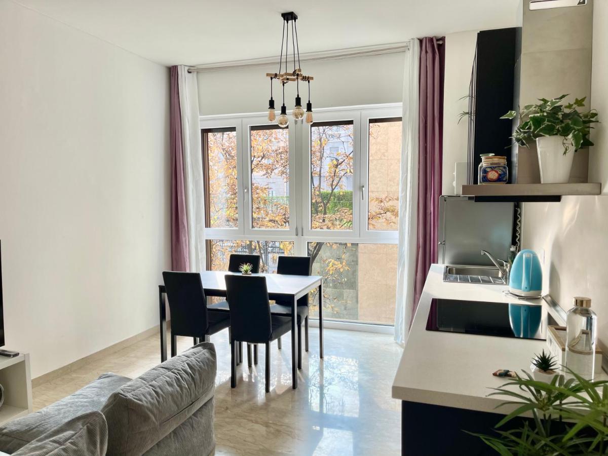 The White House, Modern Apartment In Center Milán Exteriér fotografie