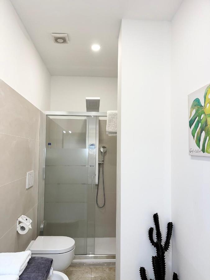 The White House, Modern Apartment In Center Milán Exteriér fotografie