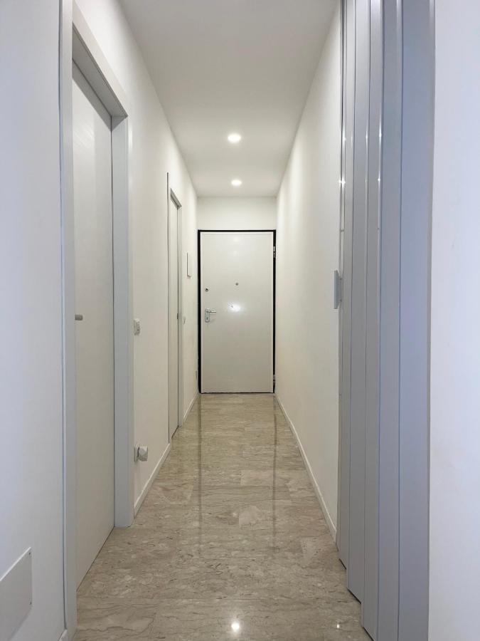 The White House, Modern Apartment In Center Milán Exteriér fotografie