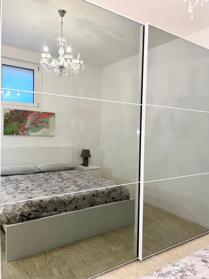 The White House, Modern Apartment In Center Milán Exteriér fotografie